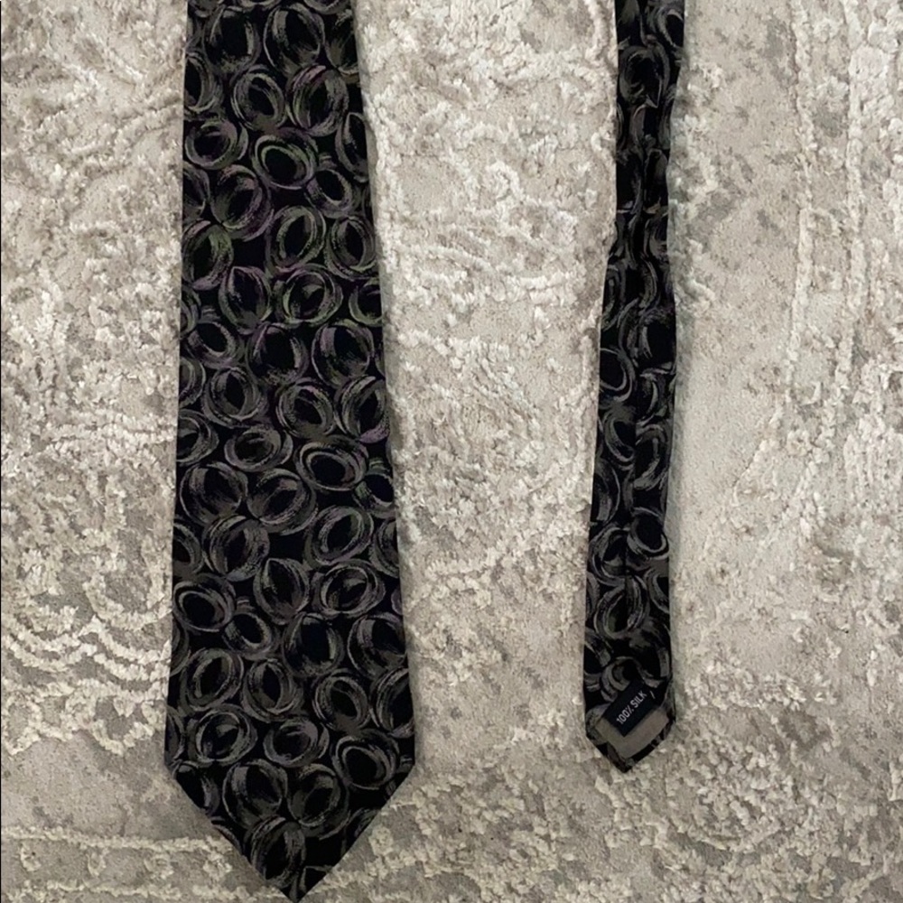 Genadi & A tie